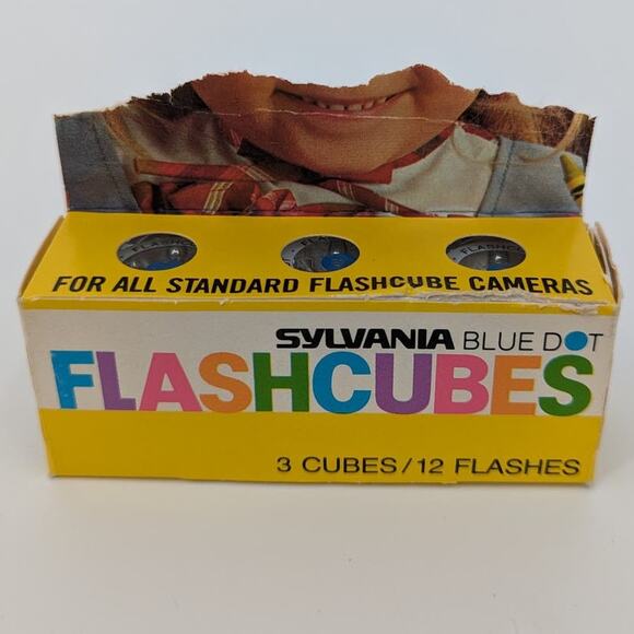 Sylvania Blue Dot Flash Cubes Set of 3 - 12 Flashes - Picture 1 of 7